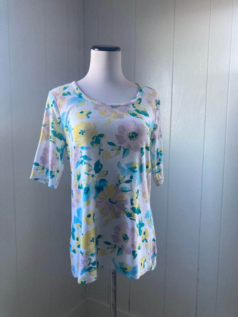 Time & Tru Floral T-Shirt, Size M